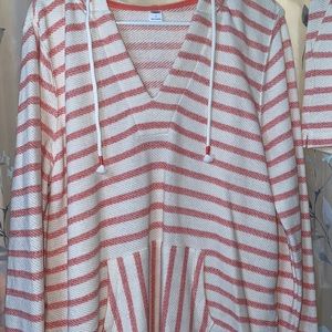 Old Navy Large beach fleece red stripe sweater